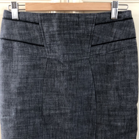 Grey skirt from Smart Set - size 5 - Picture 2 of 6